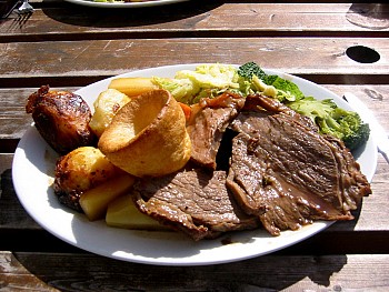 Bạn đã nếm thử món Sunday Roast của người Anh chưa?